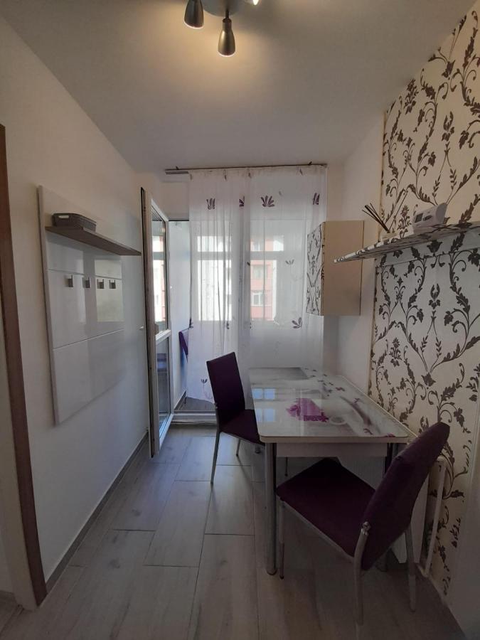 2 Rooms Apartment Telecabinei Буштени Экстерьер фото